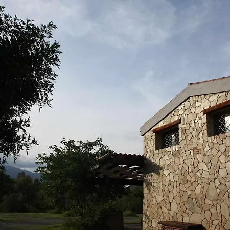 Catiadas Casa Con Piscina E Terreno 1 * Castiadas